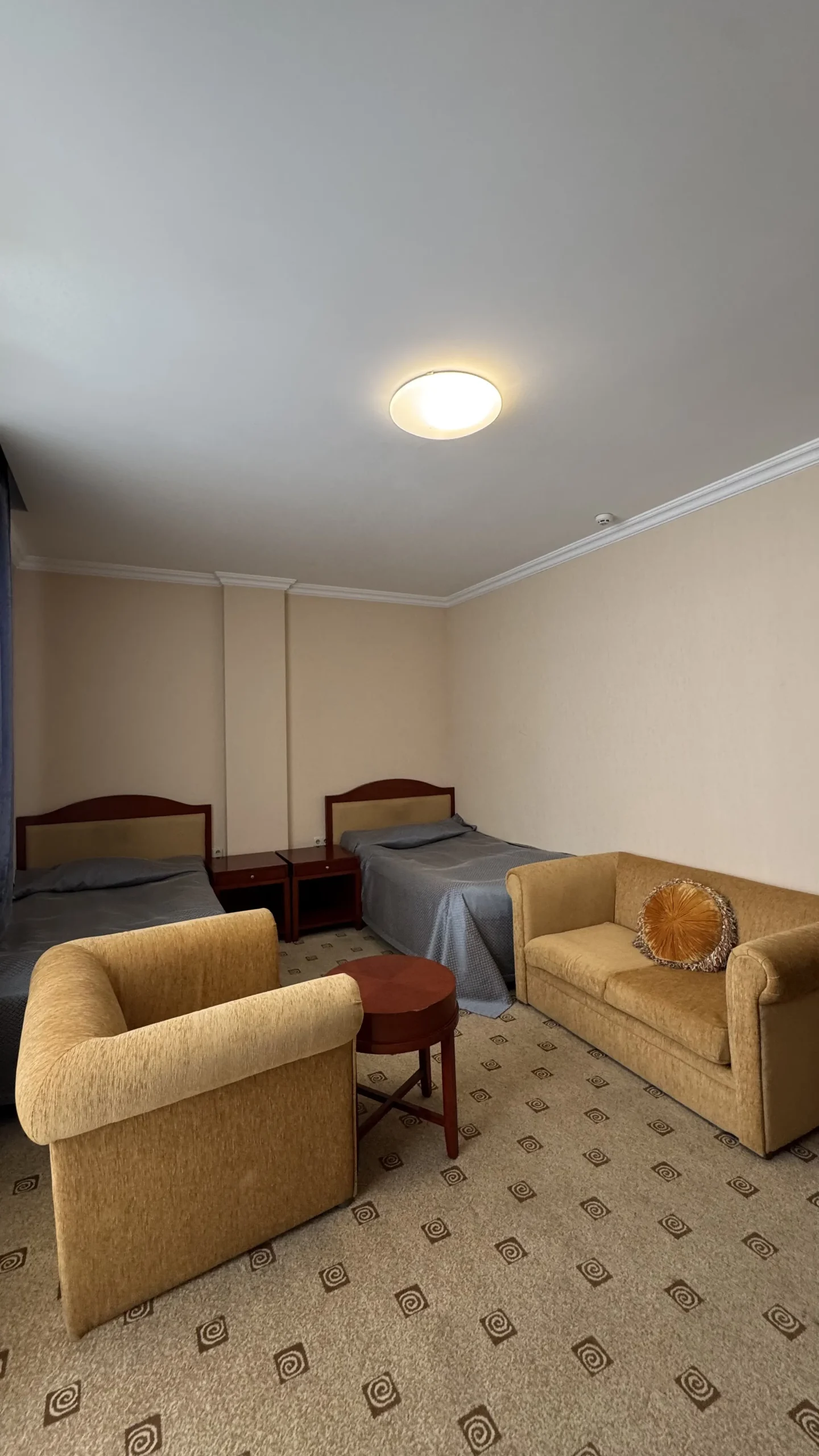 Напівлюкс twin з диванчиком