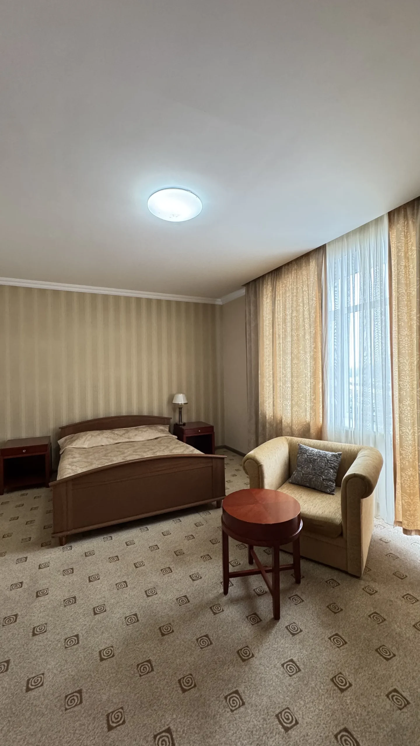 Покращений напівлюкс dbl